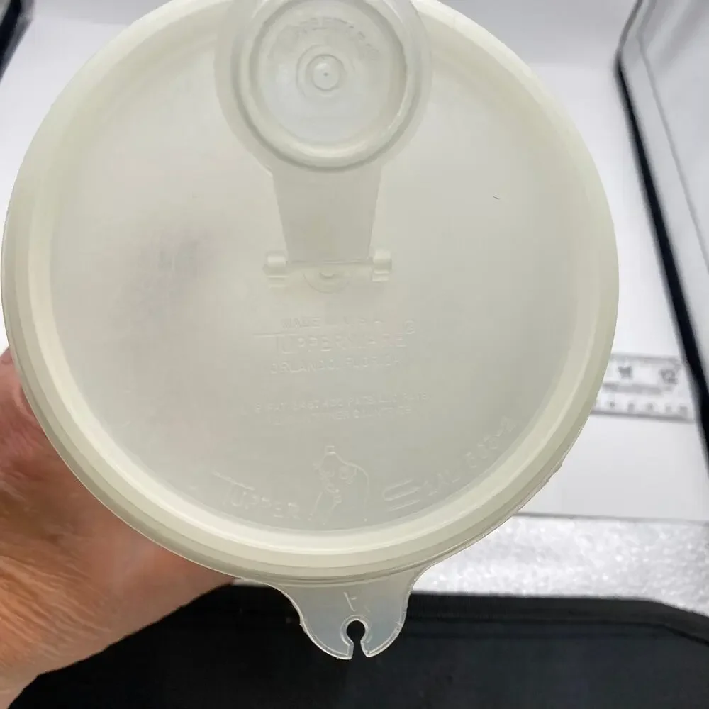 Vintage Tupperware #261 Handolier 48 Oz Beverage Container Sheer Pour Spout